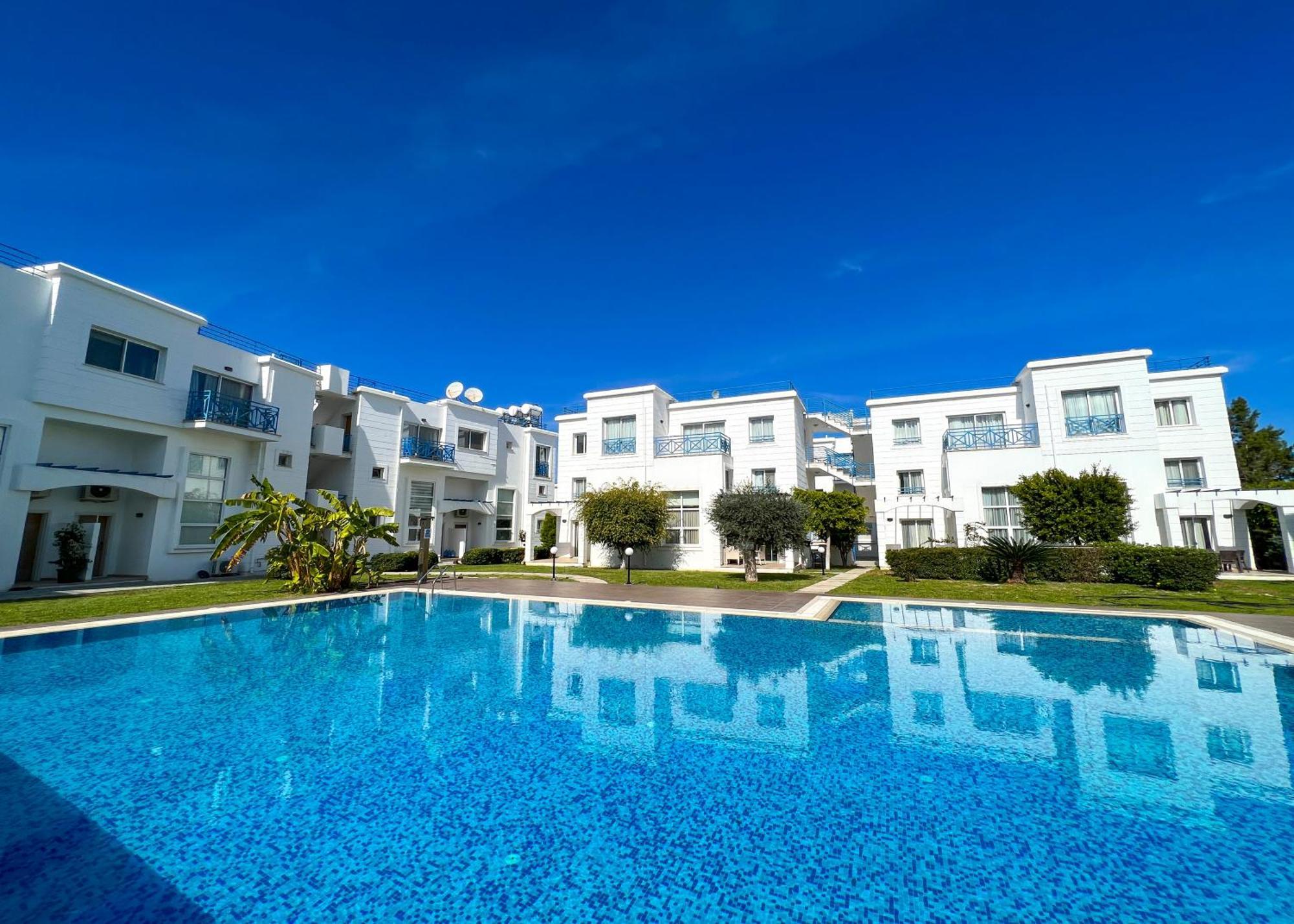 Garden Loft Apt With Pool In Alsancak Kyrenia Kyrenia  Exteriör bild
