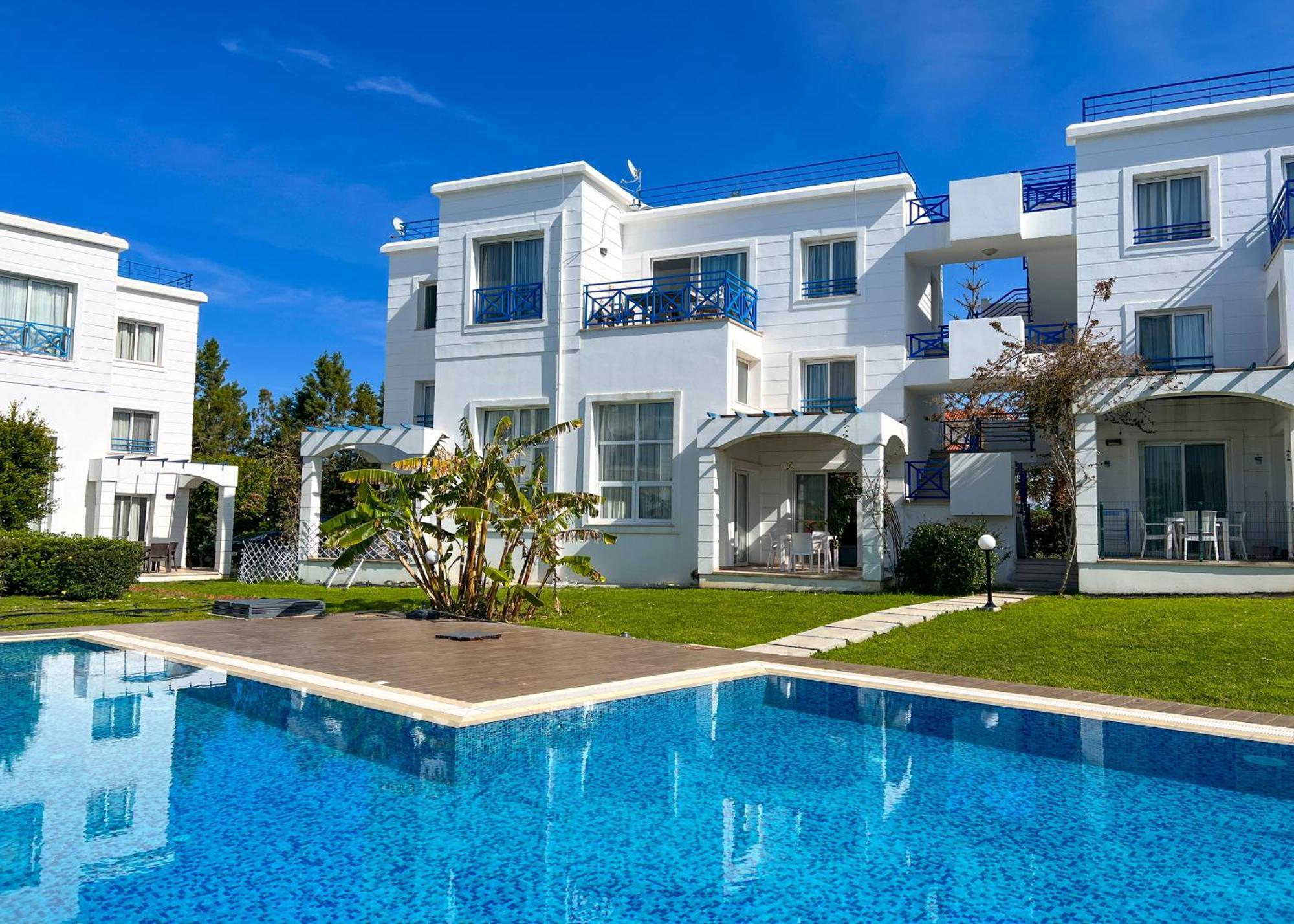 Garden Loft Apt With Pool In Alsancak Kyrenia Kyrenia  Exteriör bild